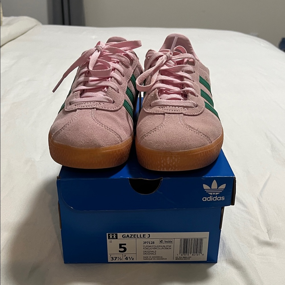 Adidas Women's Pink and Green Gazelle Sneakers Men’s size 5 women’s size 7